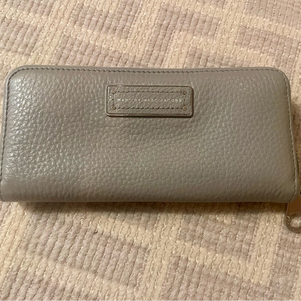 Marc by Marc Jacobs Pebbled Gray Wallet